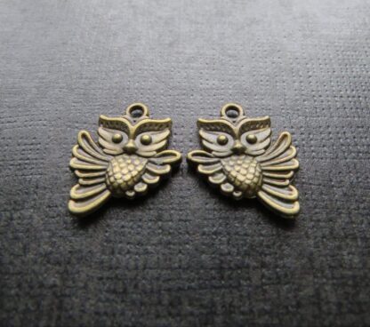 Owl Charm – Antique Bronze – 21x18mm