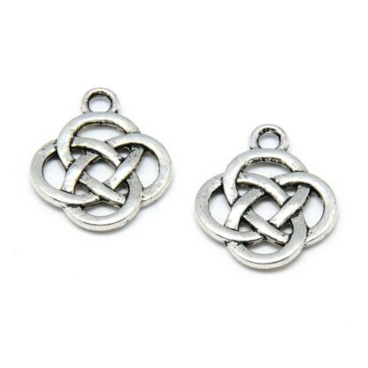 Celtic Knot Charm/Pendant – Antique Silver – 18x15mm