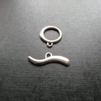Toggle Clasp – Antique Silver – 21x27mm